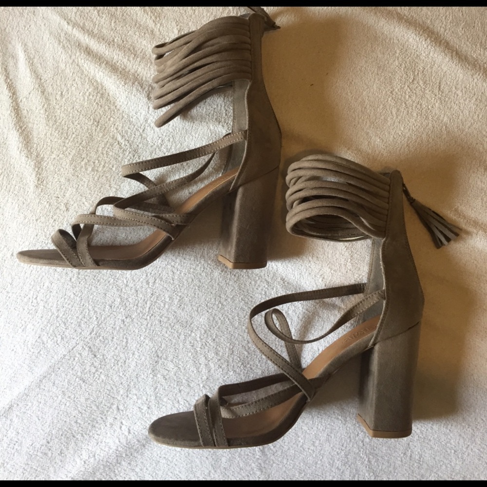 Charlotte Russe Gray Suede Strappy Chunky Heel